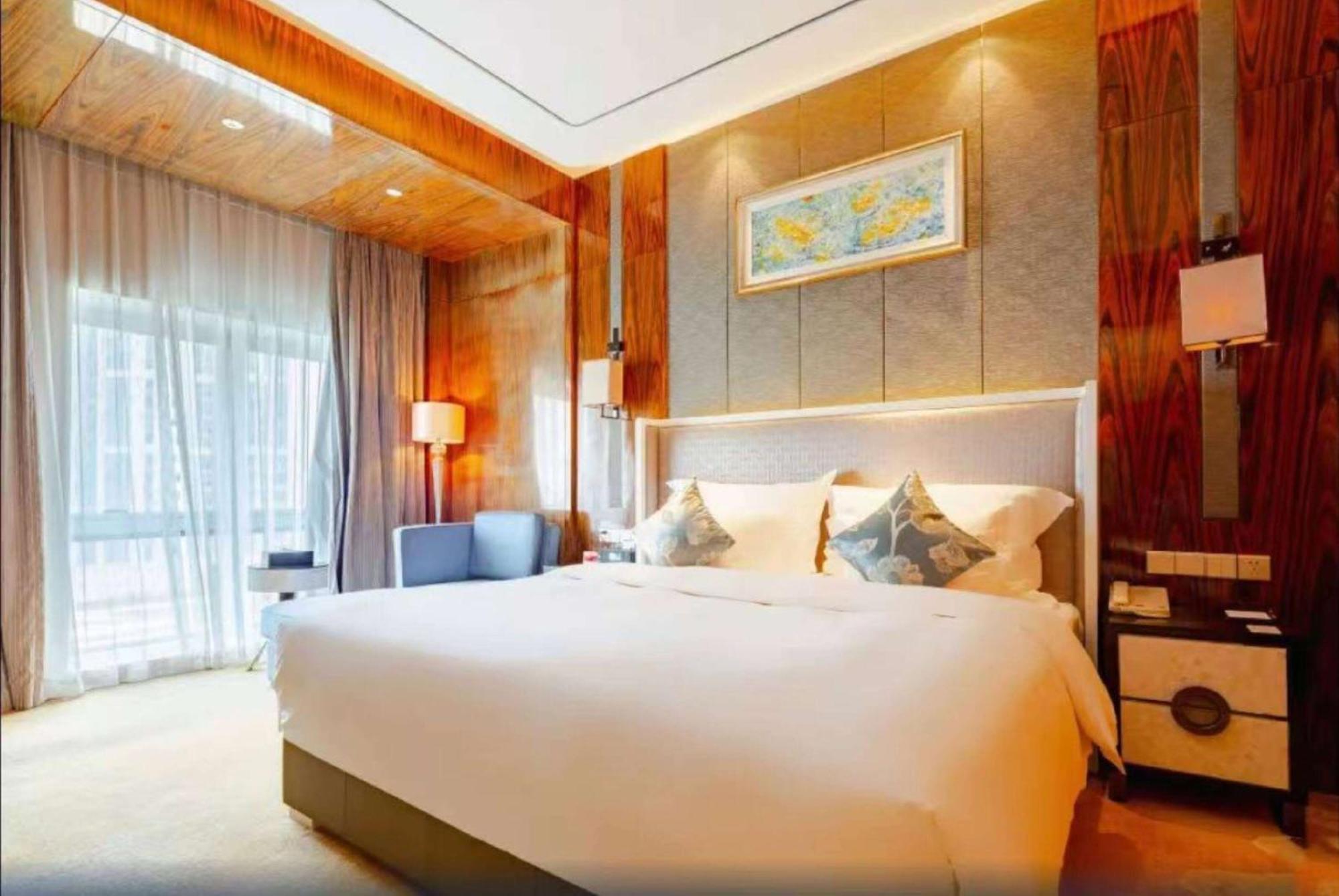 Hotel Ramada Plaza Liuzhou Liudong Exterior foto